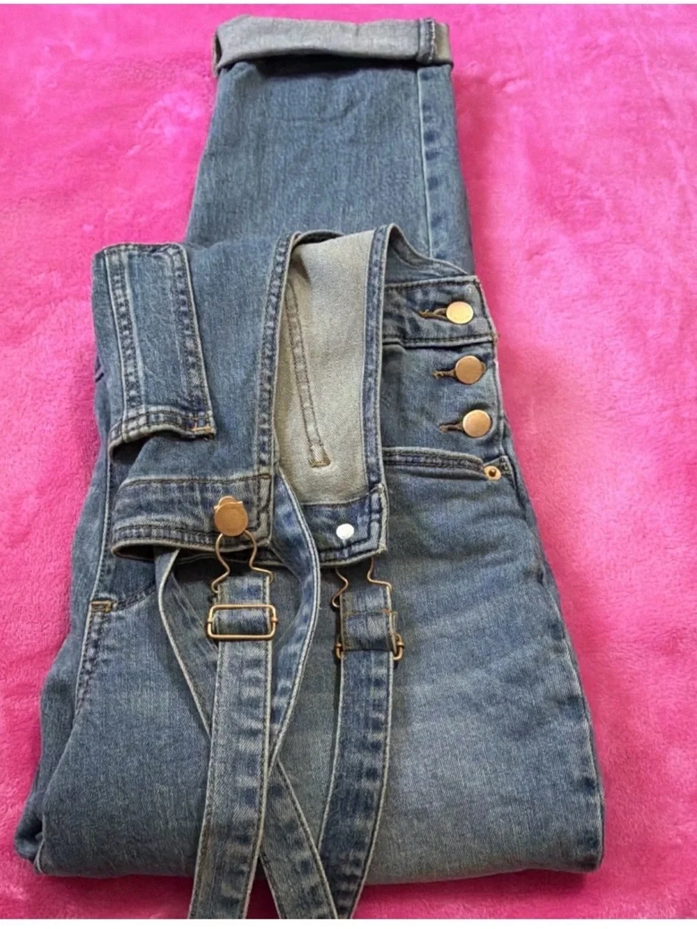 Universal Thread Women’s overall 8/29R blue, adjustable straps excellent con